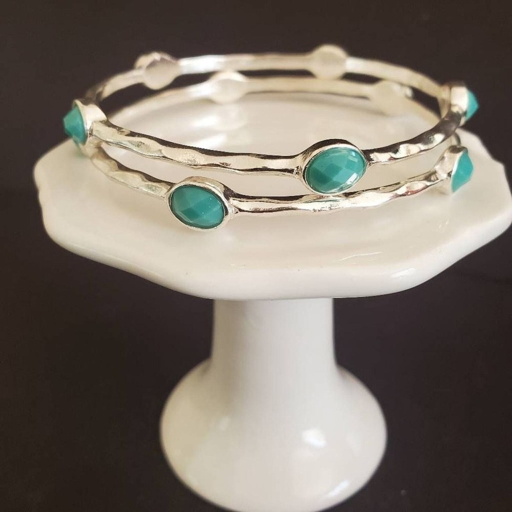 Set of 2‎ Silver Tone Hammered Bangle Bracelets with Faceted Turquoise Stones